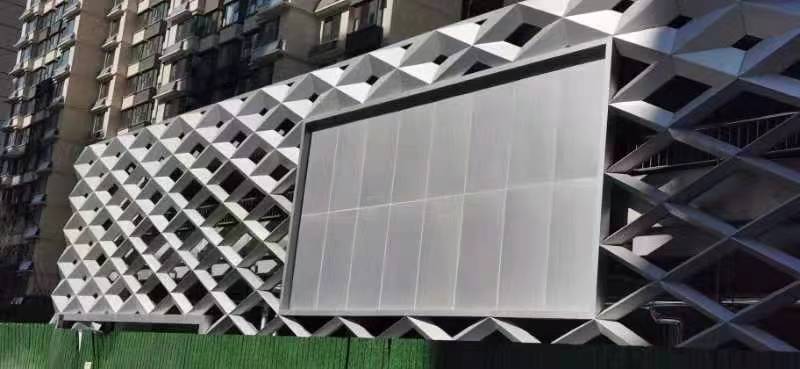 Application of leafing aluminium paste in roof coating